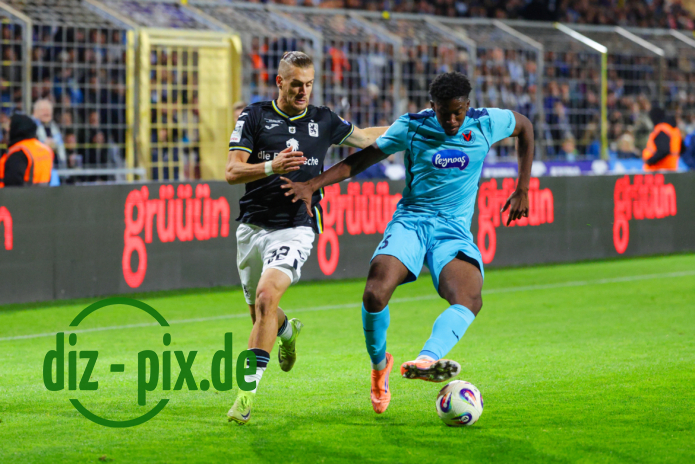 M60-VIK-20251001-1R520961