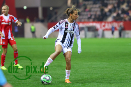 FCBFF-JUV-20251016-1R520621