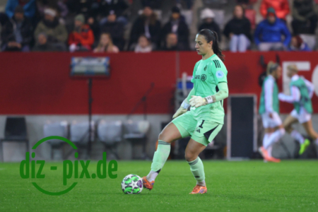 FCBFF-JUV-20251016-1R520707