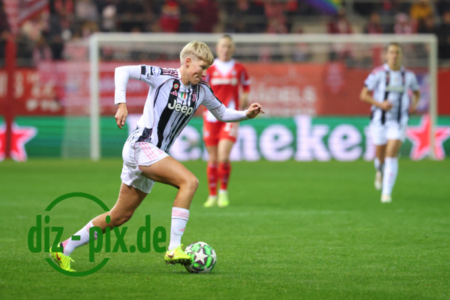 FCBFF-JUV-20251016-1R520813