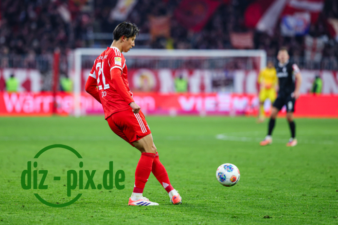 FCB-SCF-20251122-1R522216