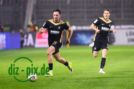 M60-AUE-20260303-1R520279